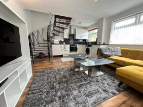 Deluxe 1 bed house with Parking